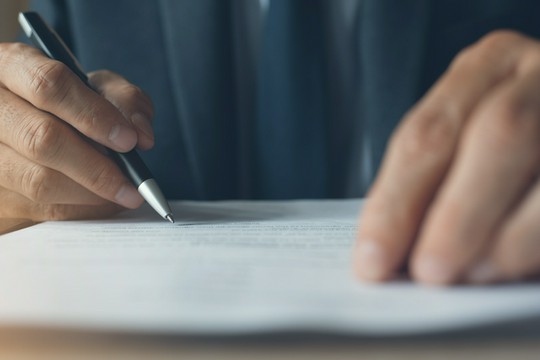 Dlaczego umowy przedwstępne warto podpisywać notarialnie?